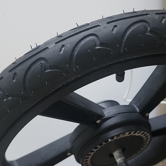 Bob Revolution SE 16" Stroller Rear Wheel Rim & Tire Left Side - Picture 7 of 7